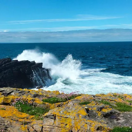 Blue Moon Self Catering * Dunkineely