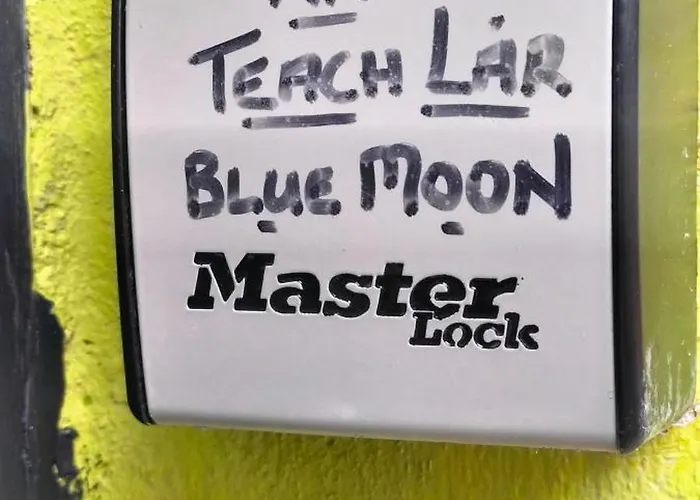 Blue Moon Self Catering *