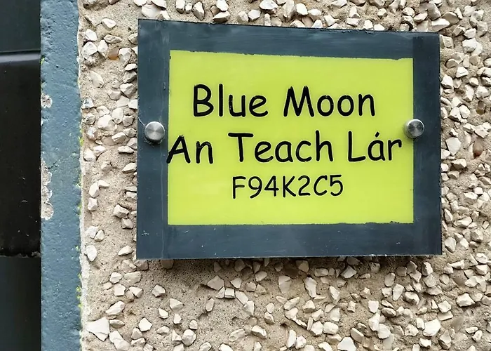 Blue Moon Self Catering * Dunkineely
